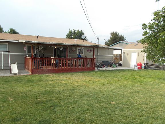 Covered Deck in Back