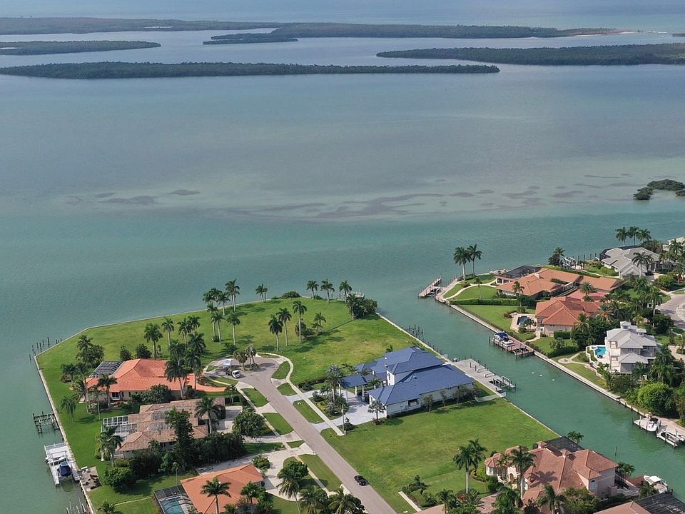 One of a kind bay view !