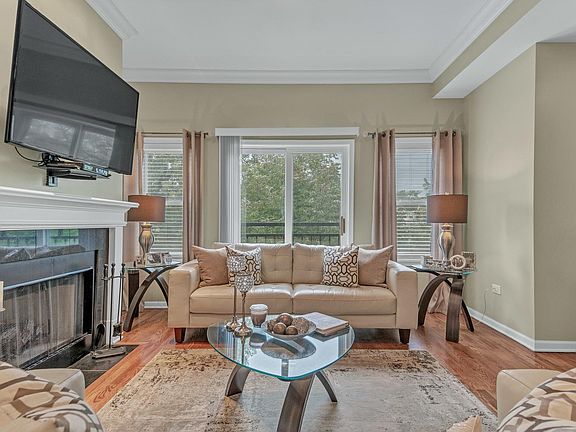4th image of 4741 S Langley Ave #3S