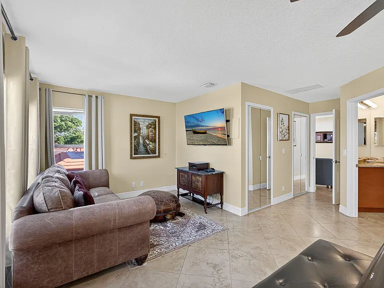 8400 Heritage Club Dr — Photo 45