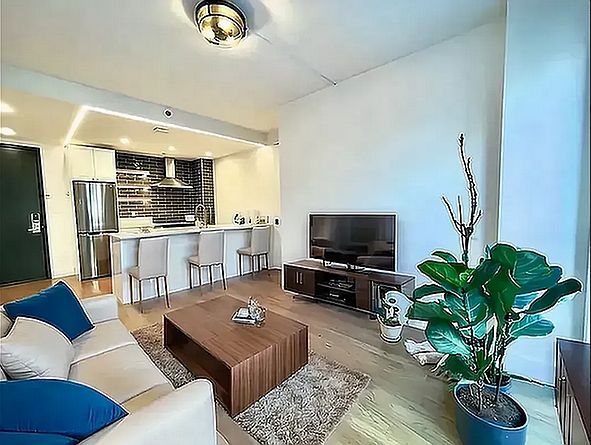 1st image of 115 Stanwix St #202