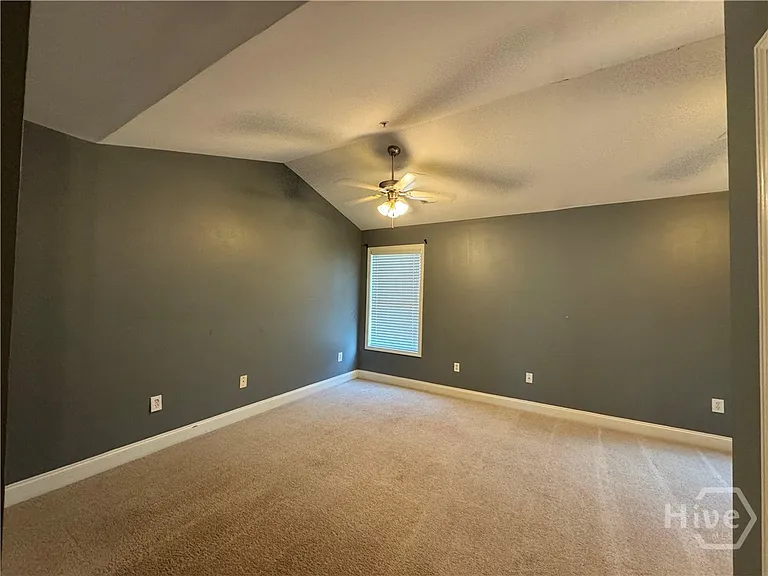 409 Whitehall Rd — Photo 18