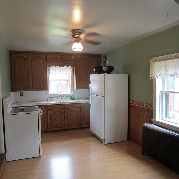 Eat in kitchen
