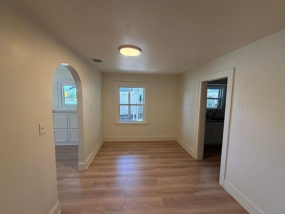 3rd image of 208 S Kentucky St