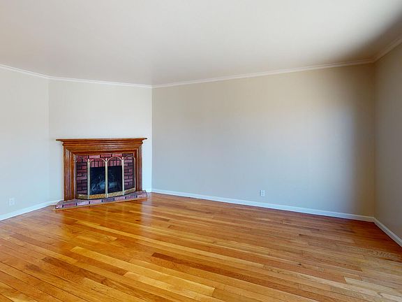 3rd image of 2110 42nd Ave