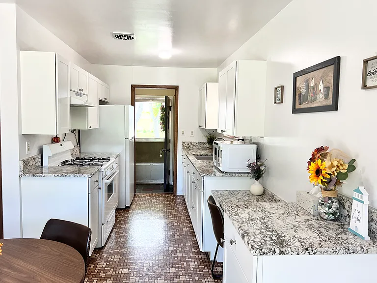 209 Wilson Dr — Photo 5