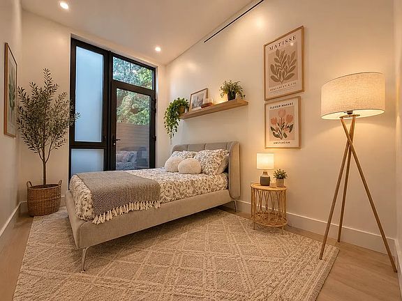 2nd image of 155 Smith St #1D