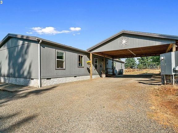 3rd image of 1033 Camelot Dr S
