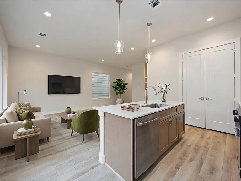 6108 De Campo St — Photo 3