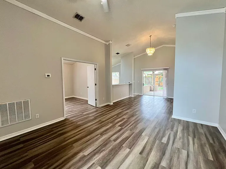 1275 Adirondack Ct — Photo 2