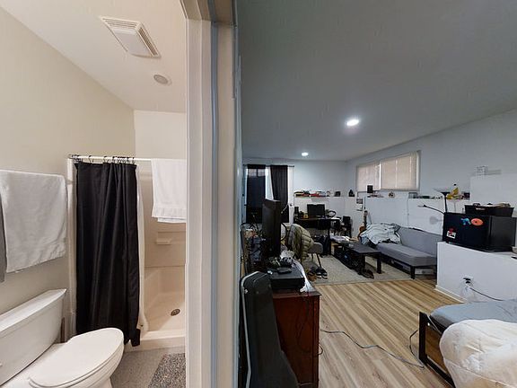 5th image of 1556 Jones Dr #1-B-1556B