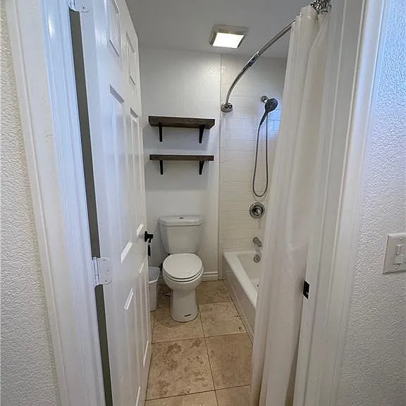 22867 Cove View St #B — Photo 8