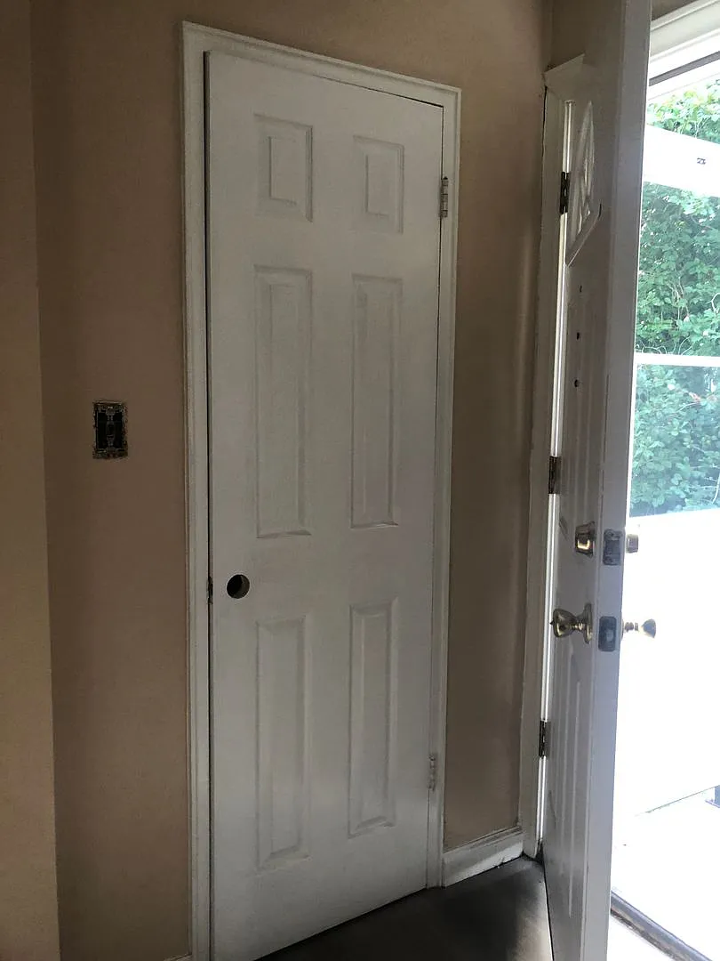 Amazing Recently Renovated Cape Style Home in Quiet Neighborhood!! New Kitchen! 2 New Baths!! Cen... — Photo 4