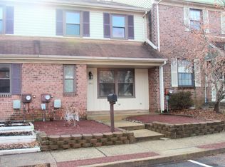 992 Beechwood Pl, Warminster, PA 18974