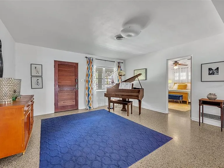 1850 Whitehall Dr — Photo 4