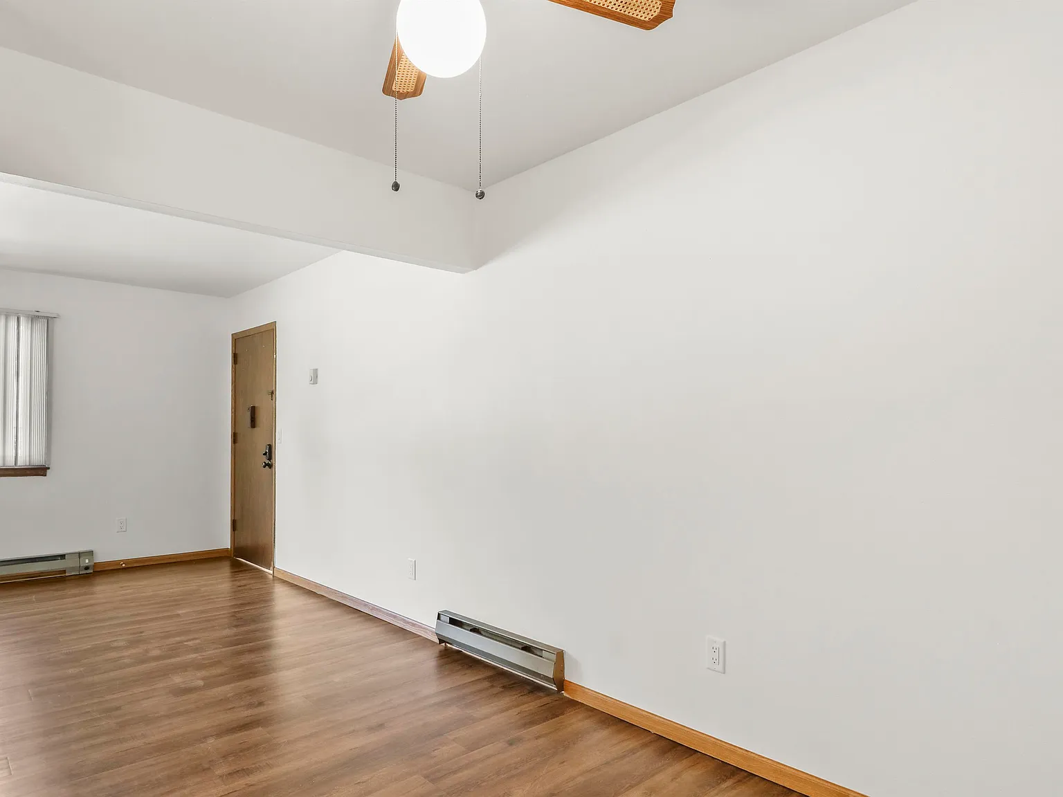 623 Vine St, Wisconsin Dells, WI 53965 — Photo 1