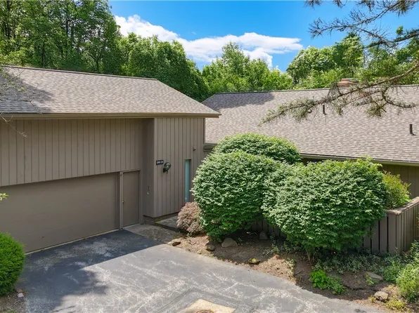 686-20 Fairington Ln, Aurora, OH 44202