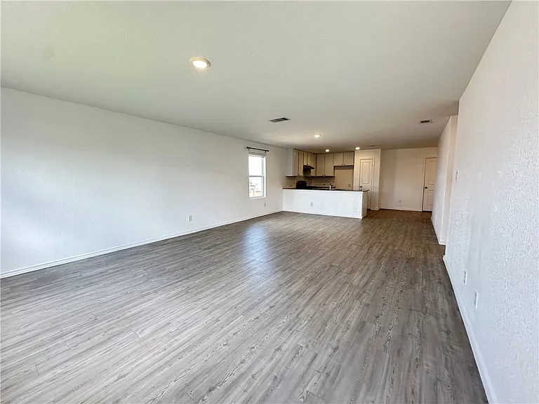 1203 Athena Dr — Photo 11