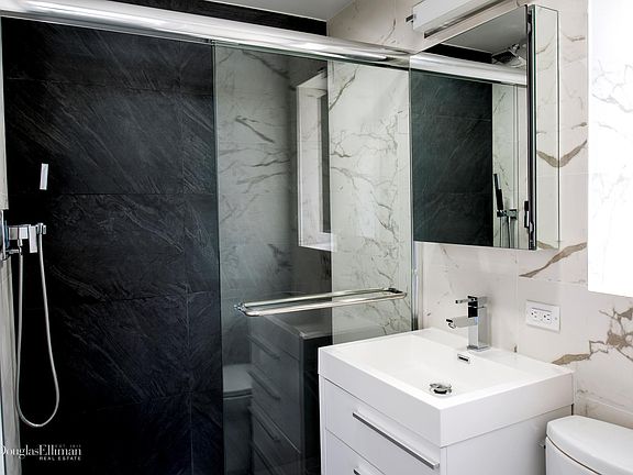 4th image of 5 Tudor City Pl APT 738