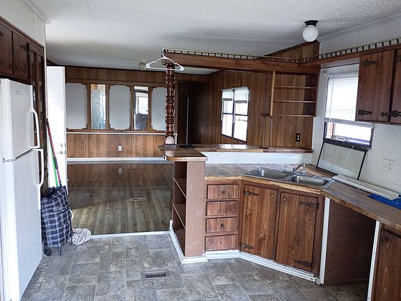 3rd image of 409 Sunrise St Unit 9