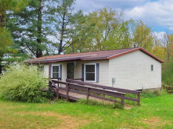 42956 6th Ave, Bloomingdale, MI 49026