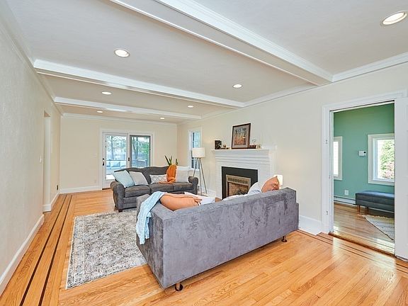 5th image of 249 Beverly Rd