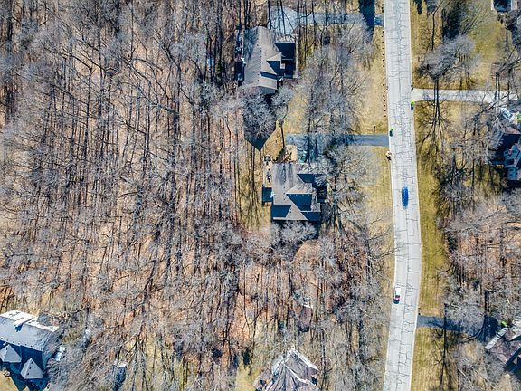 3rd image of 6654 Woodvine Dr