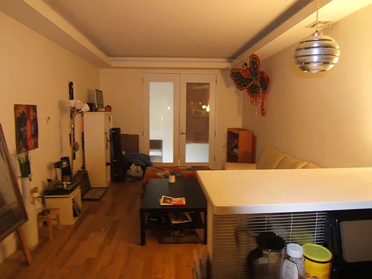 Rented by Joel Weisz, LREB | media 18