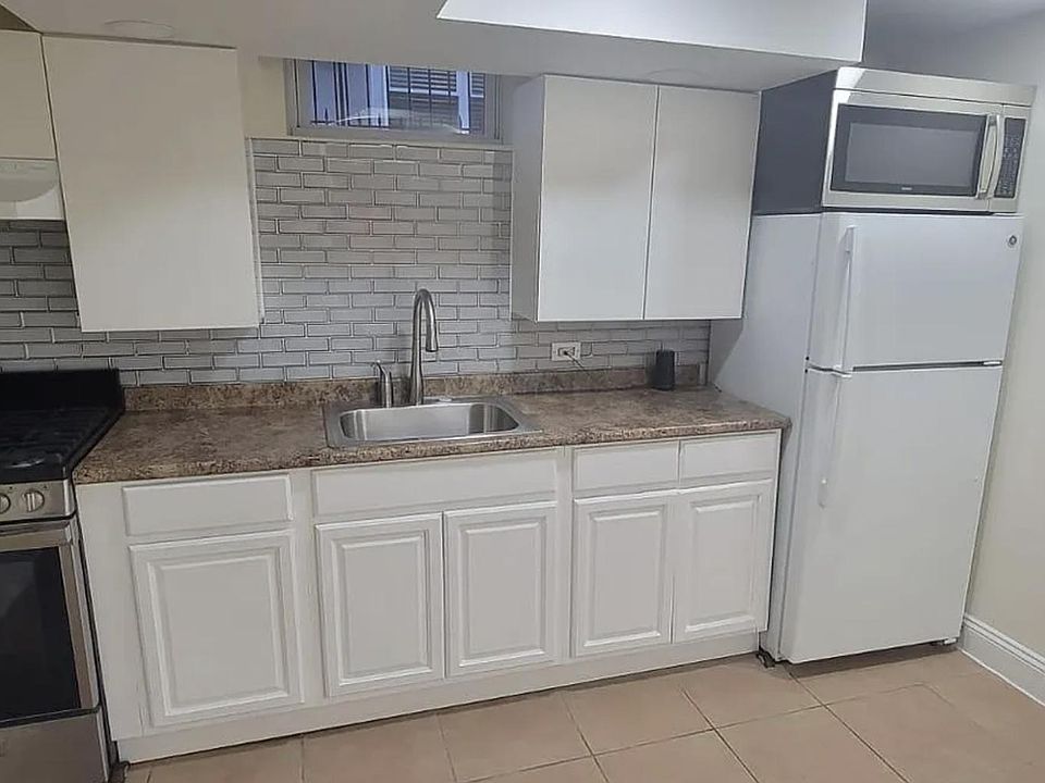 1st image of 68 Hardy Pl #B