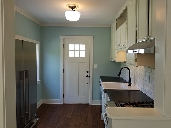 5th image of 426 Woodland Ave