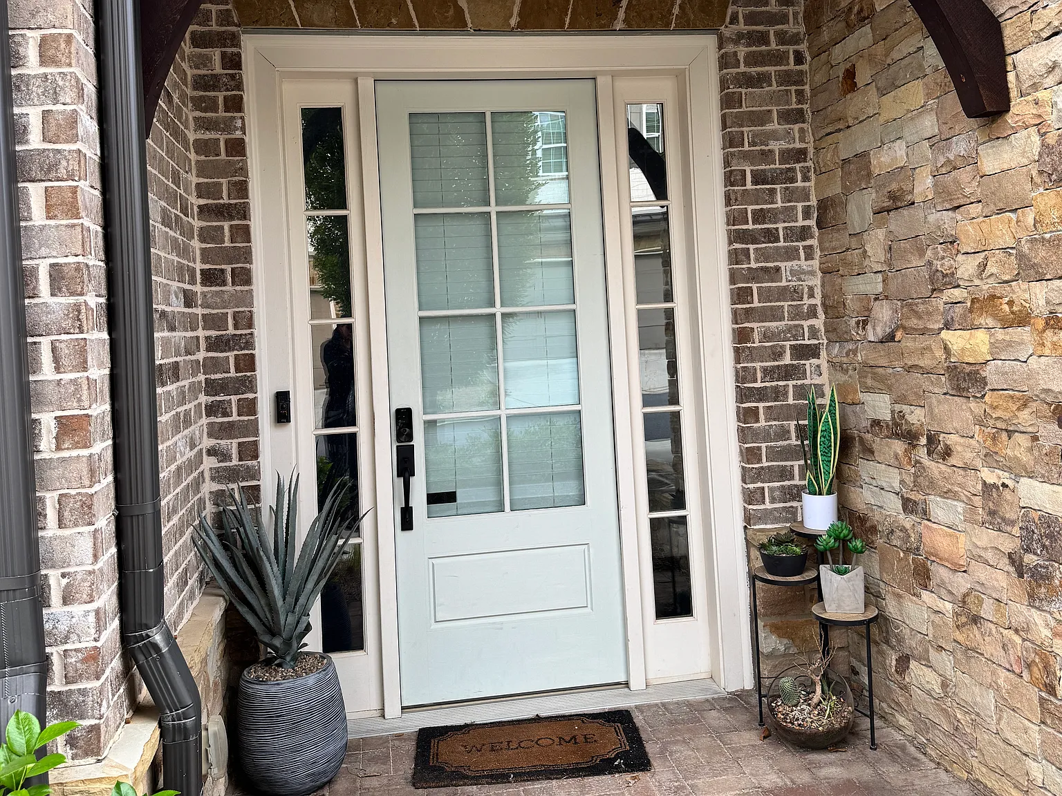 4 bed, 4069 sqft, $5,500 — Photo 1