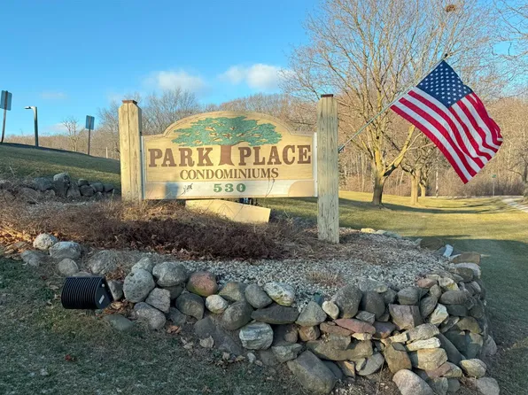 530 North Silverbrook DRIVE #103, West Bend, WI 53090