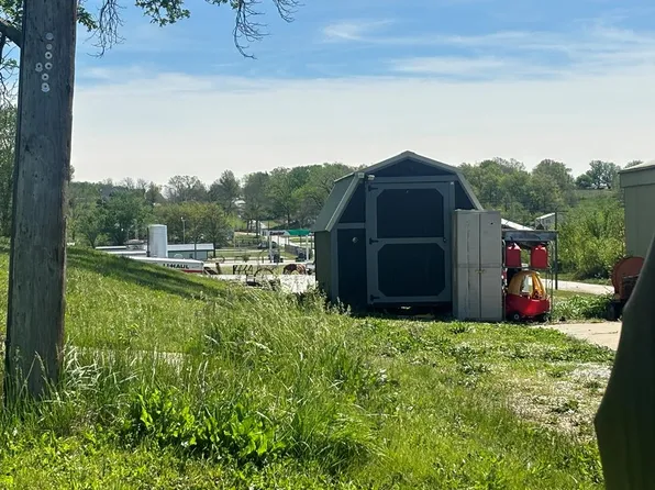 503 S Baker St, Edina, MO 63537