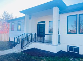 4705 SE Croco Rd, Berryton, KS 66409