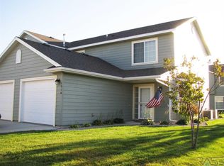 1316 N Fir Pl, Sioux Falls, SD 57107