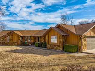 1048 Hillside Rd, Grove, OK 74344