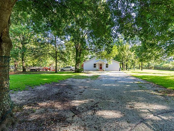 4th image of 2215 Lakeside Dr