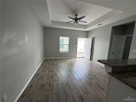 4th image of 1403 W Heritage Dr #2
