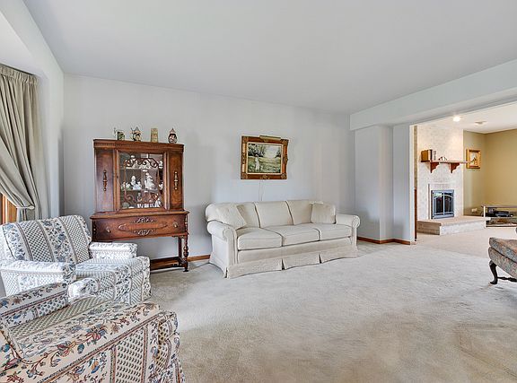 5th image of 736 Bluestone Bay Dr
