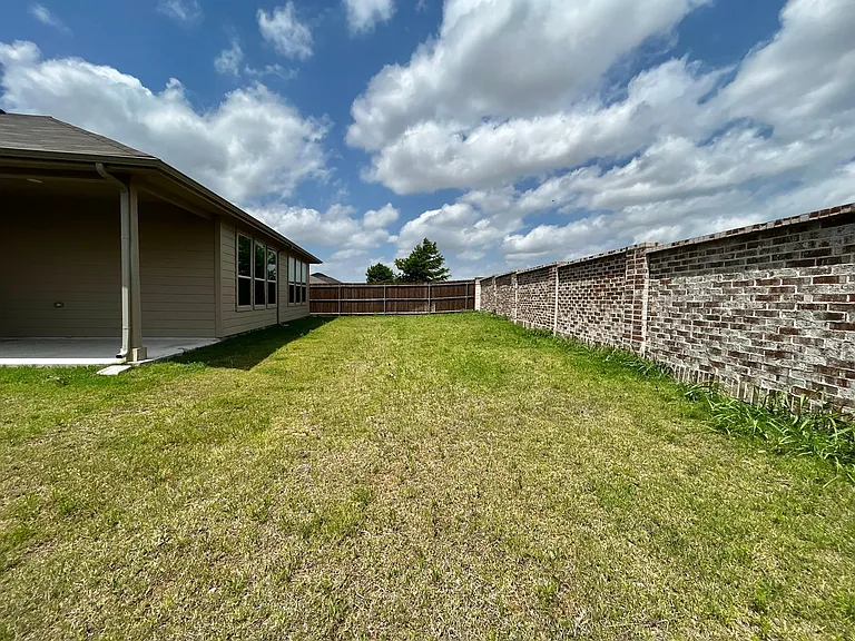 16028 Bronte Ln — Photo 29