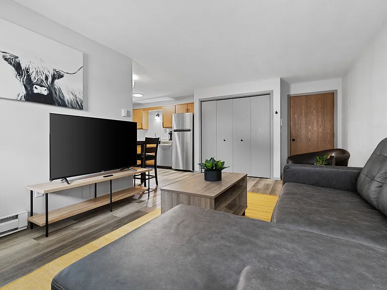 1005 S Lake St #G — Photo 9