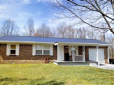 900 Hilltop Rd, Red Boiling Springs, TN, 37150