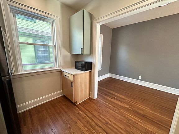 4th image of 1093 Ellicott St #4