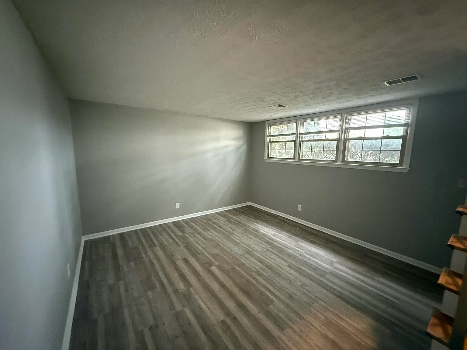 2 bed, 1.5 bath, 1161 sqft, $1,295 — Photo 4