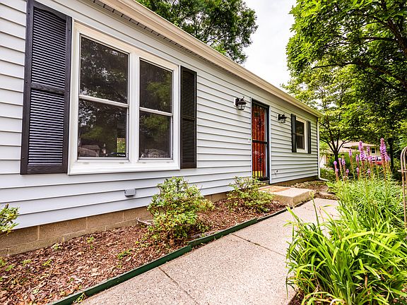 4th image of 1810 Kilarney Ln