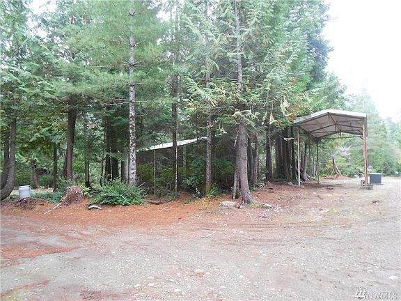 3rd image of 260 NE Kissin Tree Ln