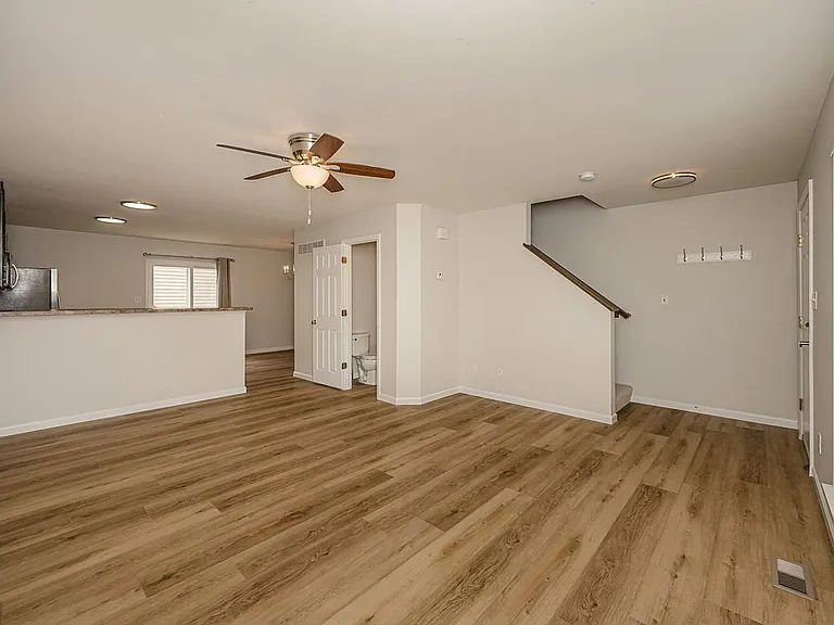 114 Willott Square Dr — Photo 5