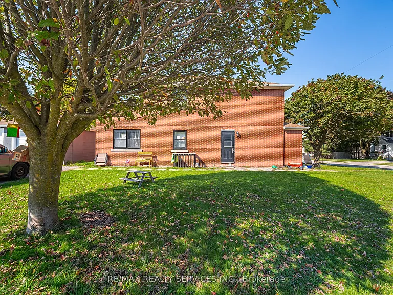 21 Beverley St #LOWER — Photo 1