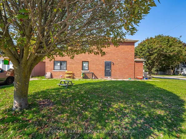 21 Beverley St, Waterloo, ON N2L 2H5