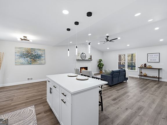 3rd image of 360 Whisper Way